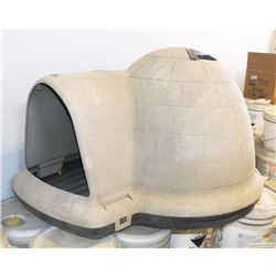IGLOO DOGHOUSE 29HX25WX36L