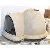 Image 1 : IGLOO DOGHOUSE 29HX25WX36L
