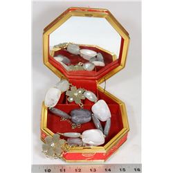 ESTATE JEWELLERY BOX W/FASHION NECKLACE