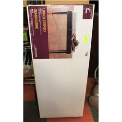 LEATHERETTE BENCH 42"X16.5"X17.5".