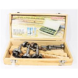 11 PC ROUTER BIT SET IN A CASE