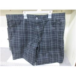 New Men's Casual Shorts size 42