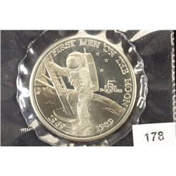 1989 MARSHALL ISLANDS $5 1ST MEN ON THE MOON