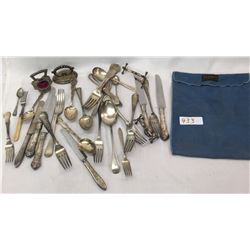 LOT OF STERLING SILVER AND SILVER PLATE CUTLERY