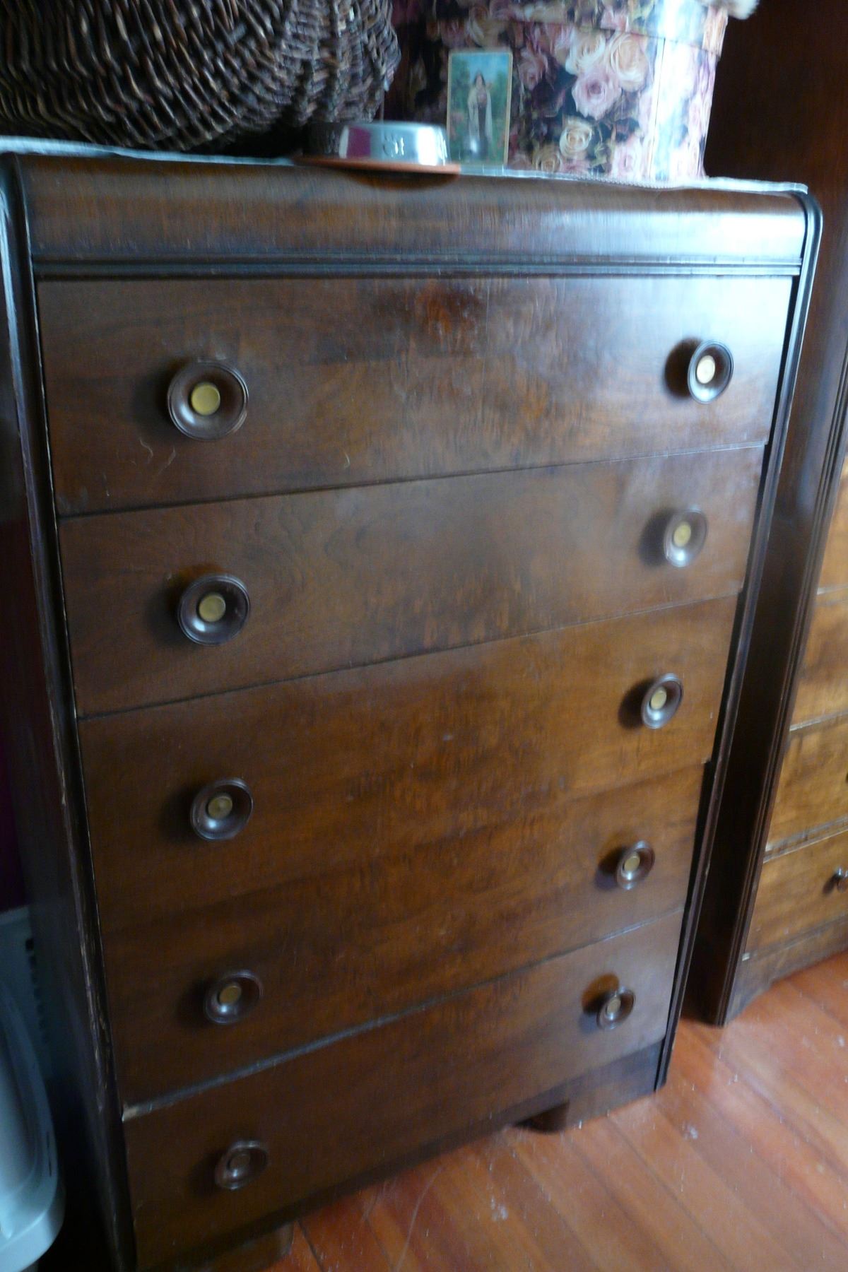 Waterfall Chest Of Drawers 5 Complete W Bakelite Drawer Pulls