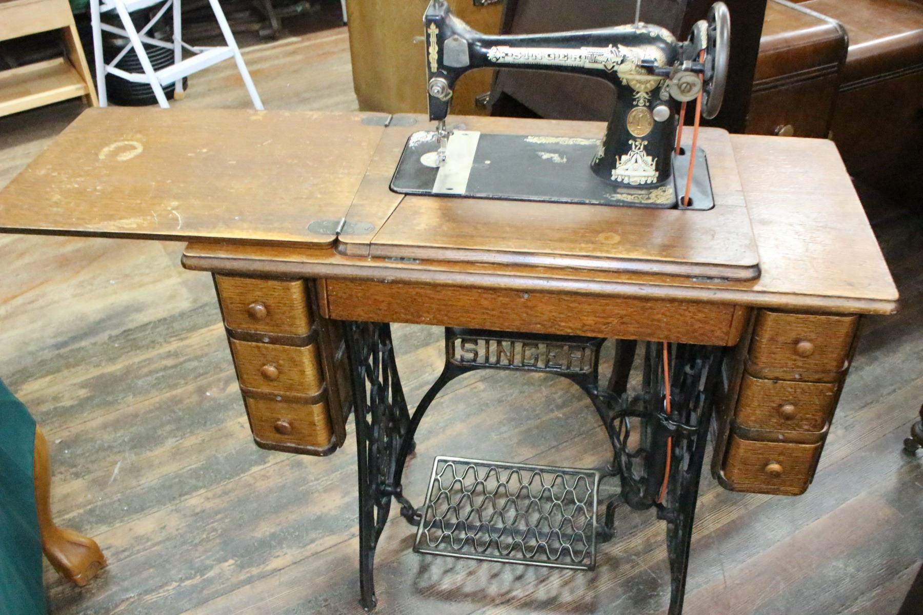 Singer Treadle Sewing Machine W Bullet Bobbin Wooden Cabinet W 6 Drawers Incl Contents Attachm Antique 6 Drawer Singer Sewing Machine