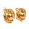 Image 5 : Chanel Gold Round CC Swirl Vintage Clip On Earrings