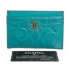 Image 2 : Chanel Turquoise Blue Lambskin Leather Camellia Flower Embossed Cardholder