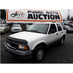 A9 --  1995 GMC JIMMY , White , 271071  KM's