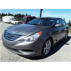 D1 --  2011 HYUNDAI SONATA , Silver , 206756  KM's