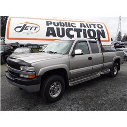 F5 --  2002 CHEVROLET SILVERADO 2500 , Grey , 186127  KM's