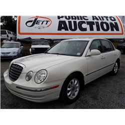 C3 --  2004 KIA AMANTI  , White , 207837  KM's