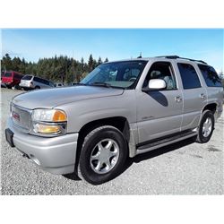 I4 --  2004 GMC YUKON DENALI , Grey , 268544  KM's