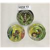 Image 2 : 3 CIRCULAR GLASS WEED THEMED ASHTRAYS