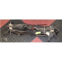 COLLECTION OF ANTIQUE FOLK ART DUCK DECOYS.