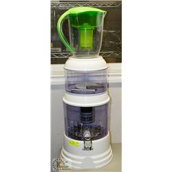 SANTEVIA COUNTERTOP WATER FILTER C/W PITCHER