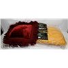 Image 1 : PAIR OF SHOWHOME PILLOWS SOLD WITH BLANKET