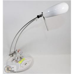 IPHONE / IPOD TABLE LAMP WITH SPEAKER