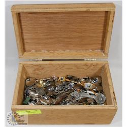 BOX OF COLLECTOR SPOONS