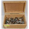 Image 1 : BOX OF COLLECTOR SPOONS