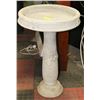 Image 1 : CONCRETE BIRD BATH