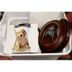 LARGE TOTE OF COLLECTOR PLATES.