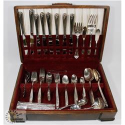 COMMUNITY UTENSIL SET WITH WOOD CASE