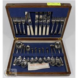 SILVERWARE SET SHEFFIELD ENGLAND.