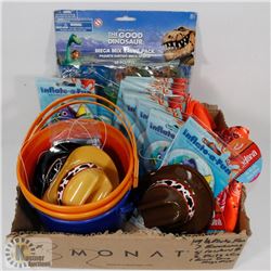 BOYS PARTY PACK INCL 19 DORY FANS, 7 BANDANAS, 8