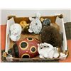Image 1 : LARGE FLAT OF GARDEN ORNAMENTS & 2 BOOT SCRUBBERS