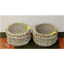 SET OF 2 CONCRETE POTS, 11" DIAMETER