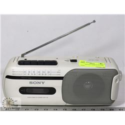 SONY VINTAGE CASSETTE PLAYER RADIO