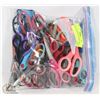 Image 1 : BAG OF ASSORTED SCISSORS.