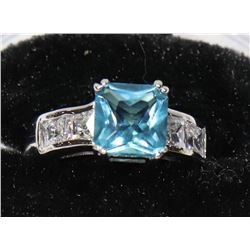NEW 925 SILVER BLUE CUBIC STONE SIZE 7 RING.
