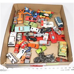 BOX OF VINTAGE COLLECTIBLE CARS INCL CORGI, HOT