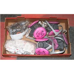FLAT OF 3M RESPIRATOR MASKS WITH FILTERS