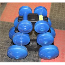 SET OF WEIGHTS ON STAND