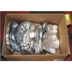 9 CAKE MOLDS IN A BOX