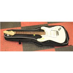 PEAVEY ELECTRIC WHITE GUITAR W/ SOFT CASE.