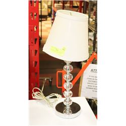 MODERN TABLE LAMP 19" TALL
