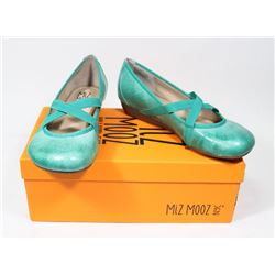 MIZ MOO NEW YORK CITY DEB, GREEN **ON CHOICE**