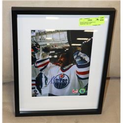 SIGNED GRANT FUHR 8 X 10 "HOISTING THE CUP"