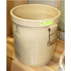 5 GALLON MEDALTA CROCK WITH HANDLES