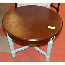 PAINTED END TABLE, 26"X23"X24.5"