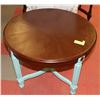 Image 1 : PAINTED END TABLE, 26"X23"X24.5"