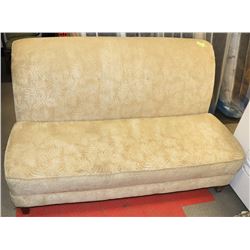 CHAISE COUCH 64"L X 38"D X 36"L