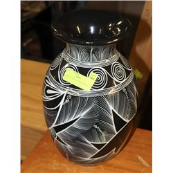 LARGE BLACK AND WHITE BIRD VASE