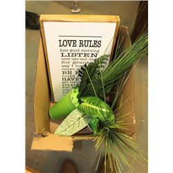 BOX OF 2 PLANTERS, 1 PICTURE