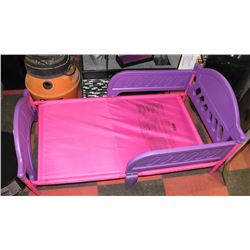DELTA GIRLS TODDLER BED 53 X 28 1/2