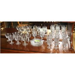 24PC PINWHEEL CRYSTAL COLLECTION OF PLATES AND